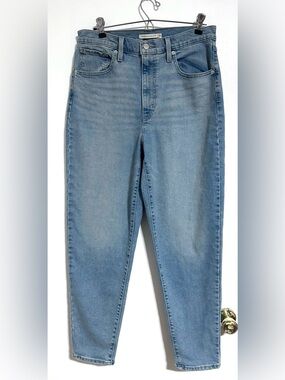 Levis High Waisted Mom Jean Size 30